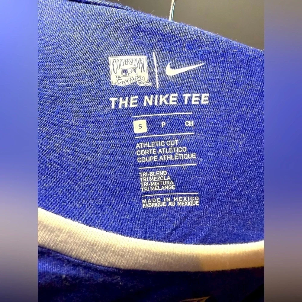 Nike Texas Rangers Blue and Red T-Shirt, size small